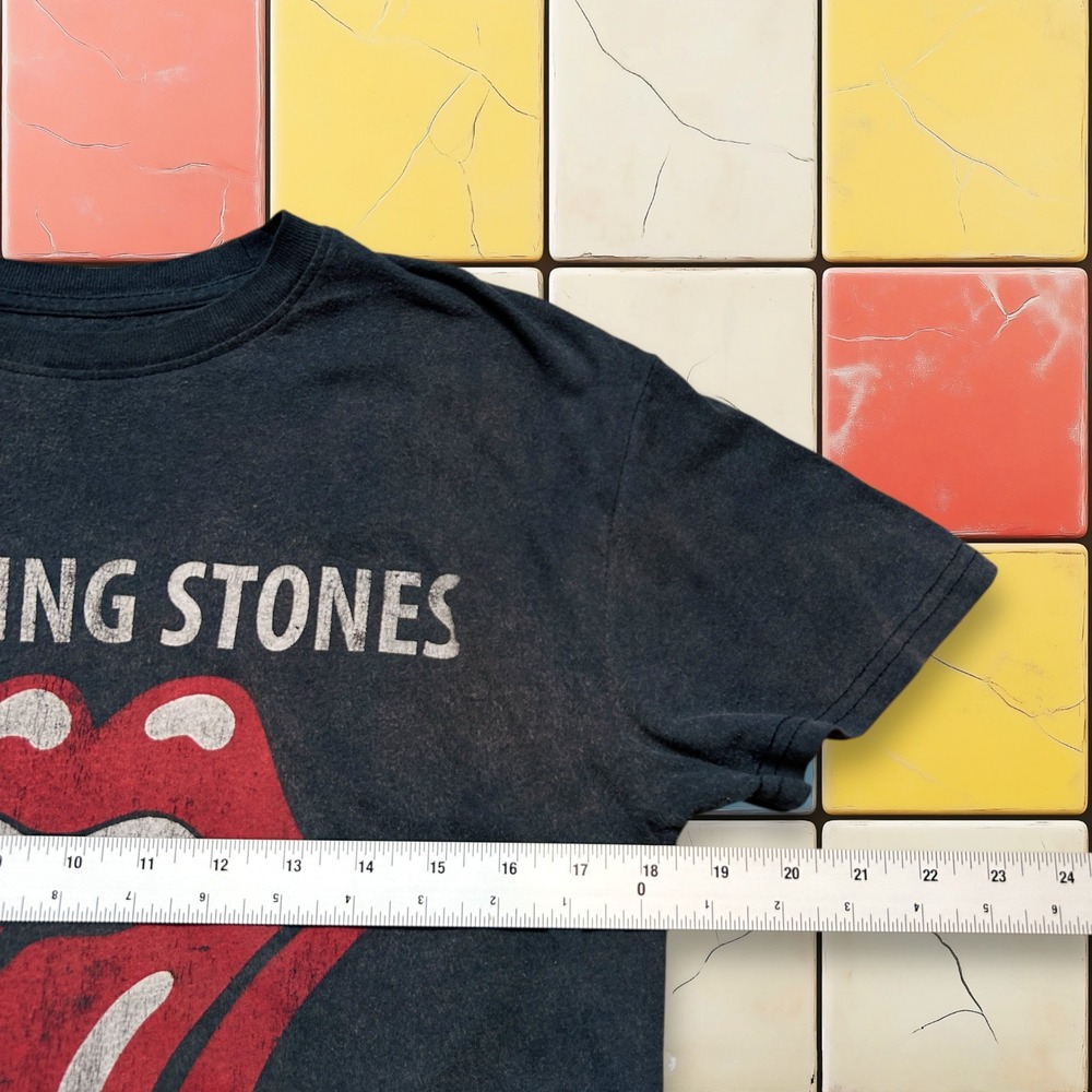 Rolling Stones 1975 US Tour Tee Y2K Black S Sun Faded Band Rock Music Lips Shirt - Picture 4 of 15